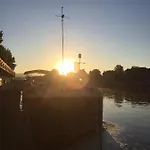 Botel D'hotes Sur La Meuse A Bord De La Peniche Formigny Namur (Namen)