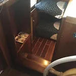 D'hotes Sur La Meuse A Bord De La Peniche Formigny *