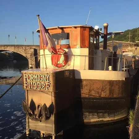 D'hotes Sur La Meuse A Bord De La Peniche Formigny Ботель