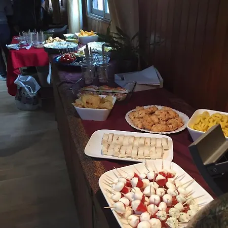 D'hotes Sur La Meuse A Bord De La Peniche Formigny 船屋 那慕尔