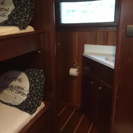 D'hotes Sur La Meuse A Bord De La Peniche Formigny * 那慕尔