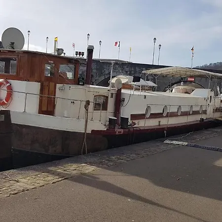 Ботель D'hotes Sur La Meuse A Bord De La Peniche Formigny