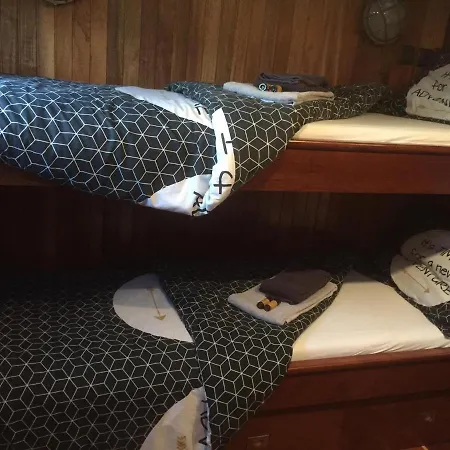 D'hotes Sur La Meuse A Bord De La Peniche Formigny Ботель Намюр