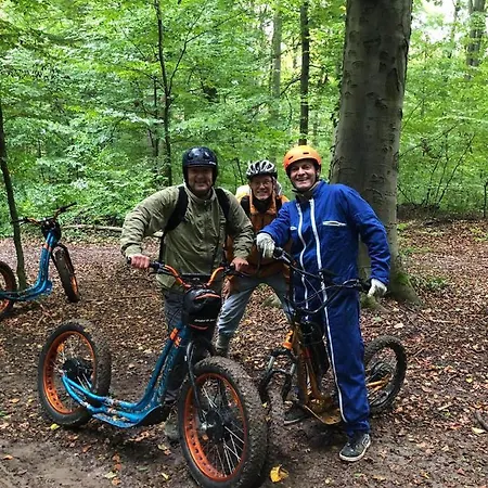 船屋 D'hotes Sur La Meuse A Bord De La Peniche Formigny