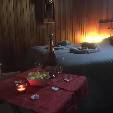 D'hotes Sur La Meuse A Bord De La Peniche Formigny * 那慕尔