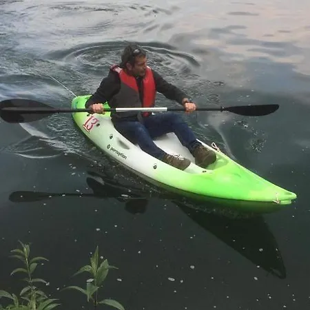 D'hotes Sur La Meuse A Bord De La Peniche Formigny Намюр