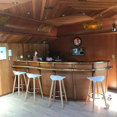 Ботель D'hotes Sur La Meuse A Bord De La Peniche Formigny