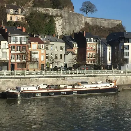 D'hotes Sur La Meuse A Bord De La Peniche Formigny Ботель *