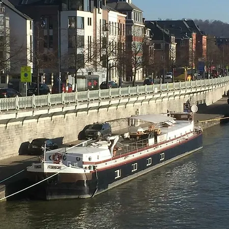 D'hotes Sur La Meuse A Bord De La Peniche Formigny * Namur