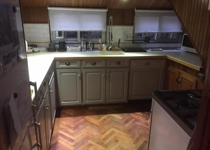 D'hotes Sur La Meuse A Bord De La Peniche Formigny * Namur