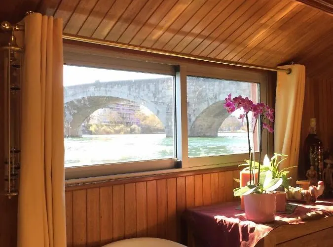 Botel D'hotes Sur La Meuse A Bord De La Peniche Formigny