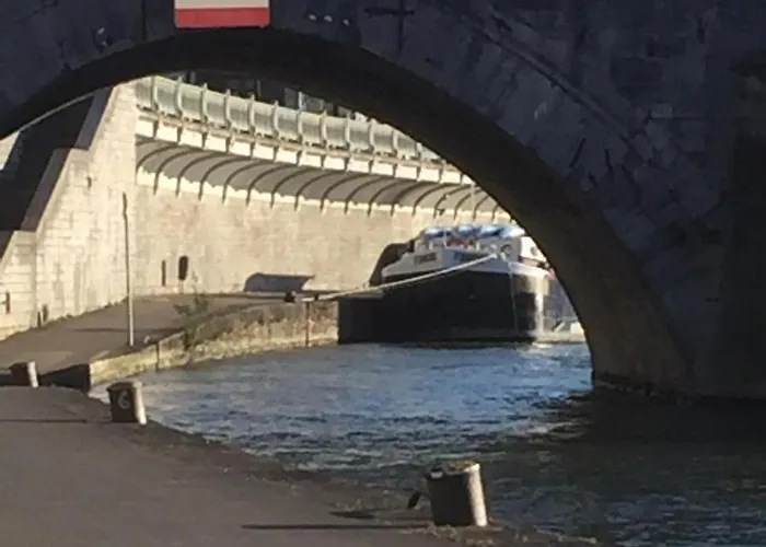 Botel D'hotes Sur La Meuse A Bord De La Peniche Formigny *