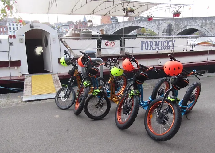 Botel D'hotes Sur La Meuse A Bord De La Peniche Formigny