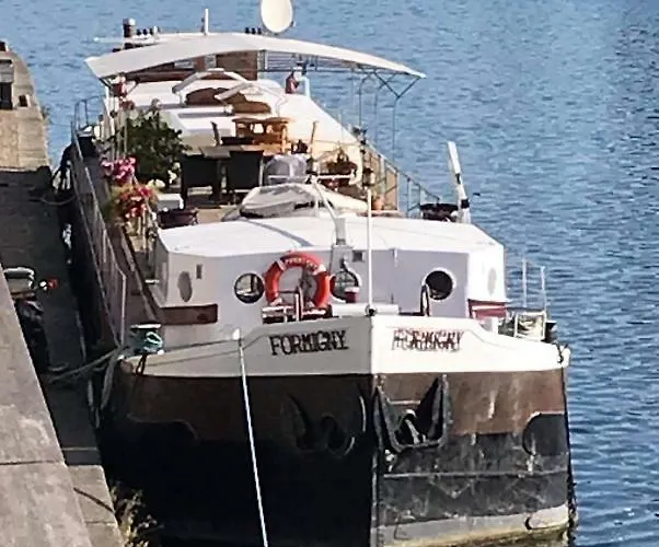 Botel D'hotes Sur La Meuse A Bord De La Peniche Formigny